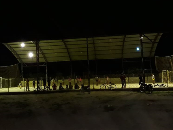 Governo “A União faz a força” põe iluminação na Quadra do Sítio Cajueiro