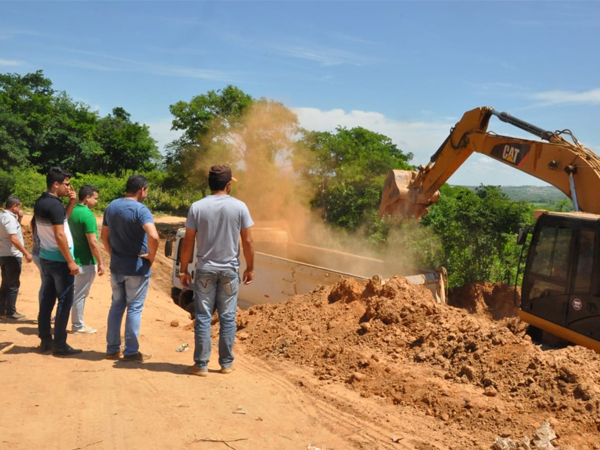 Meio ambiente realiza melhorias no lixão Municipal de Santana do Cariri